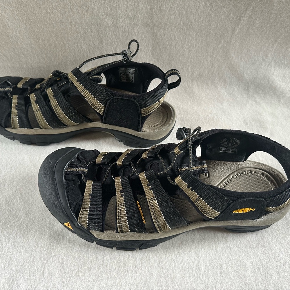 Keen Men’s Newport H2 Black/Stone Grey Sandals Size 12 - Picture 5 of 14